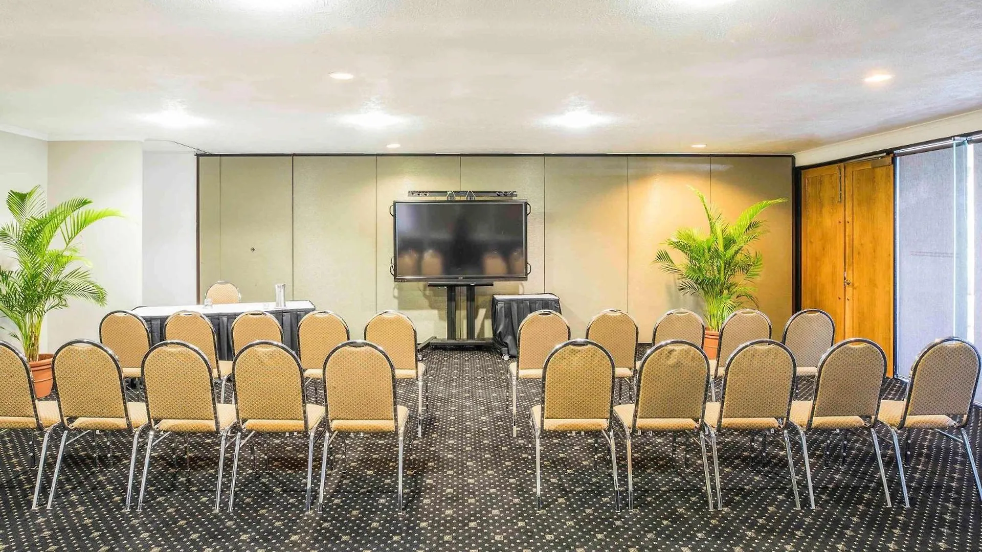 Mercure Townsville 4*,  Australia
