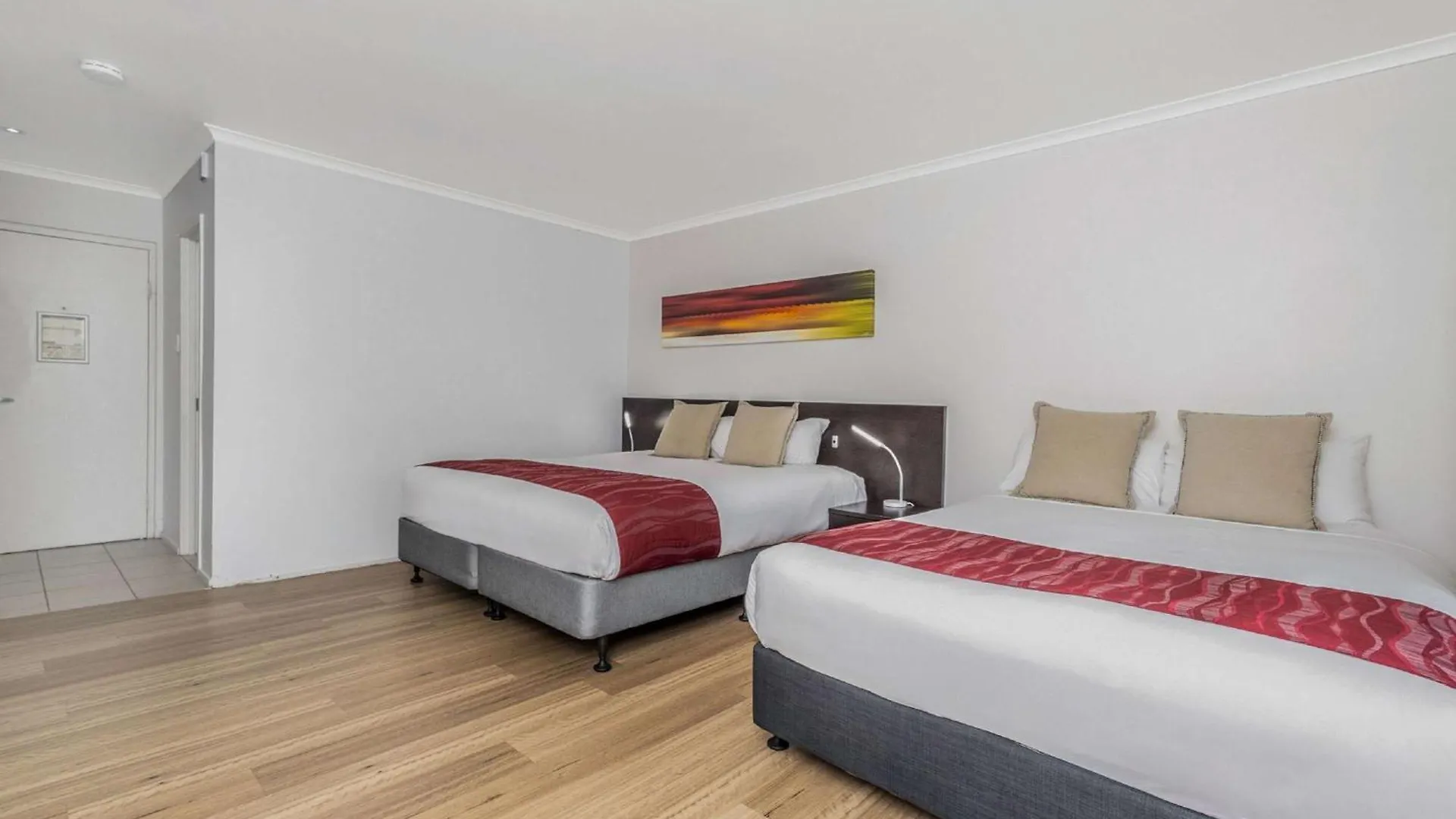 Mercure Townsville 4*,