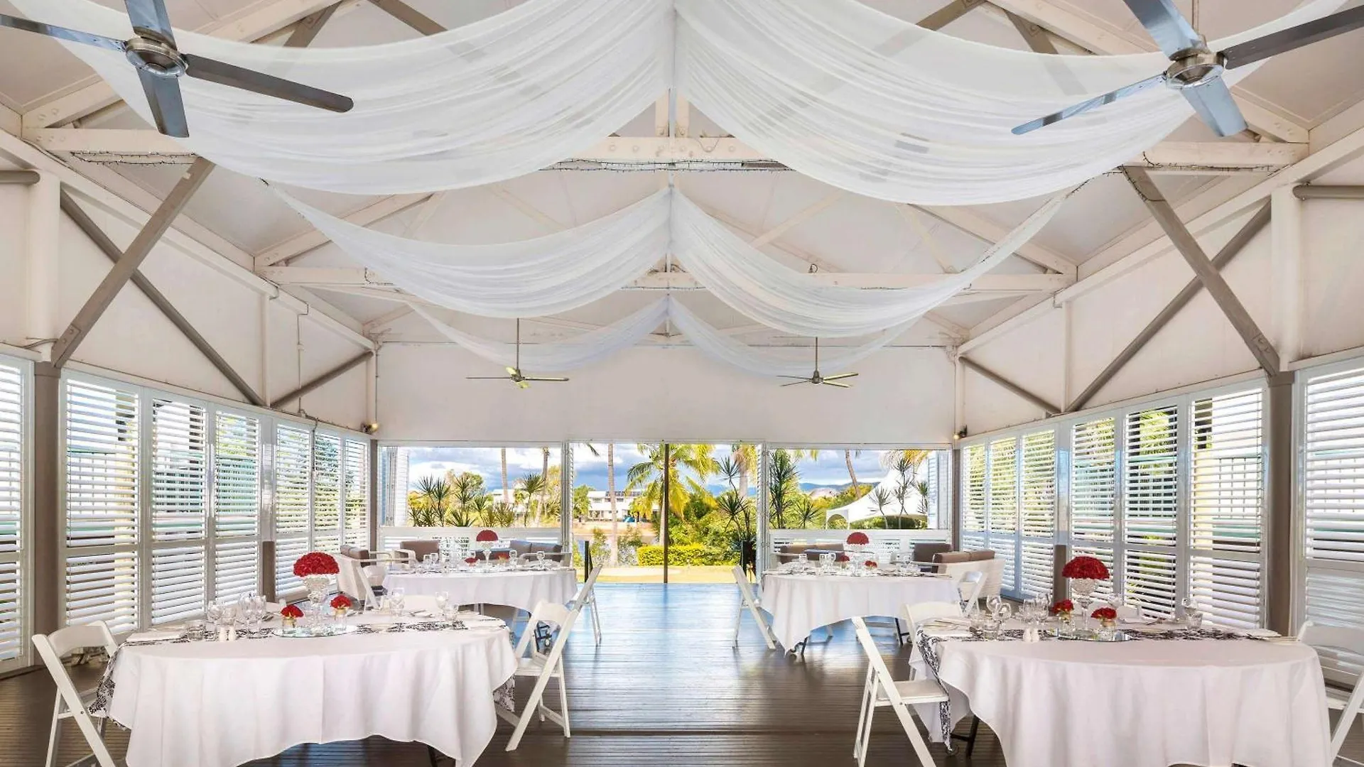 Mercure Townsville 4*,